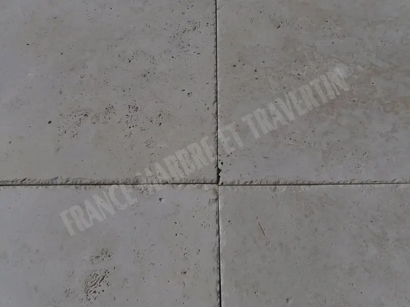 Travertin Classique Clair Brossé 60x90x1,5cm Bords Eclaté 1er choix 55 € HT - m² - 04.webp