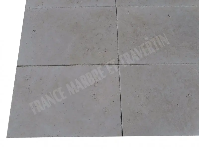 Travertin Classique Clair Brossé 60x90x1,5cm Bords Eclaté 1er choix 55 € HT - m² - 02.webp