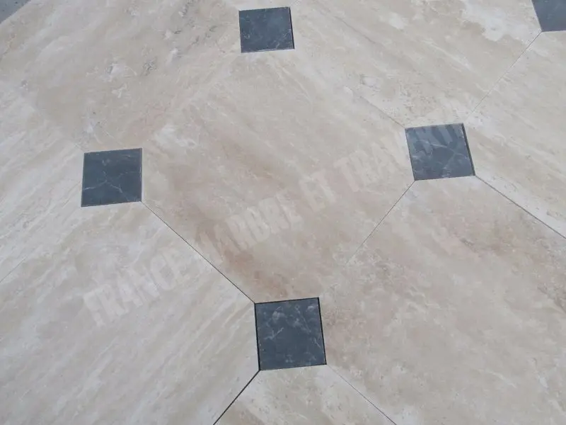Travertin Classique Veine 40x40 cm - Marbre Noir Cabochon Adoucie 65 € HT - m² - 03.webp