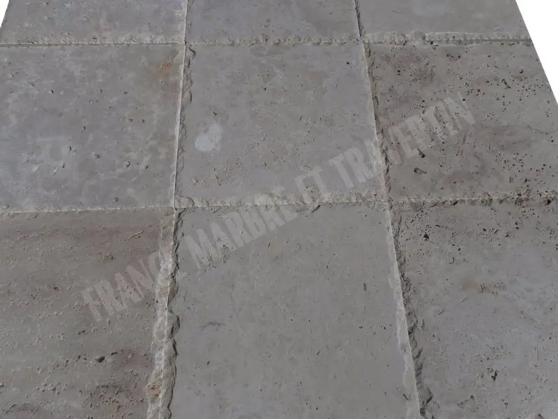 Travertin Classique Clair Brossé 30x30x1,5cm Bords Eclaté 1er choix 45 € HT - m² - 02.webp