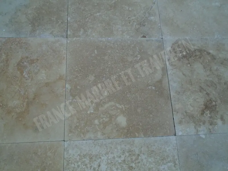 Travertin_Classique_305x305x1_cm_Polie_Rustique_30_C_HT-m_-_02.webp