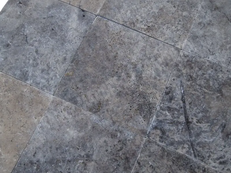 Travertin Gris Silver 30x30x1,5 cm Antique 1'er Choix 45 € HT - m²- 04.webp