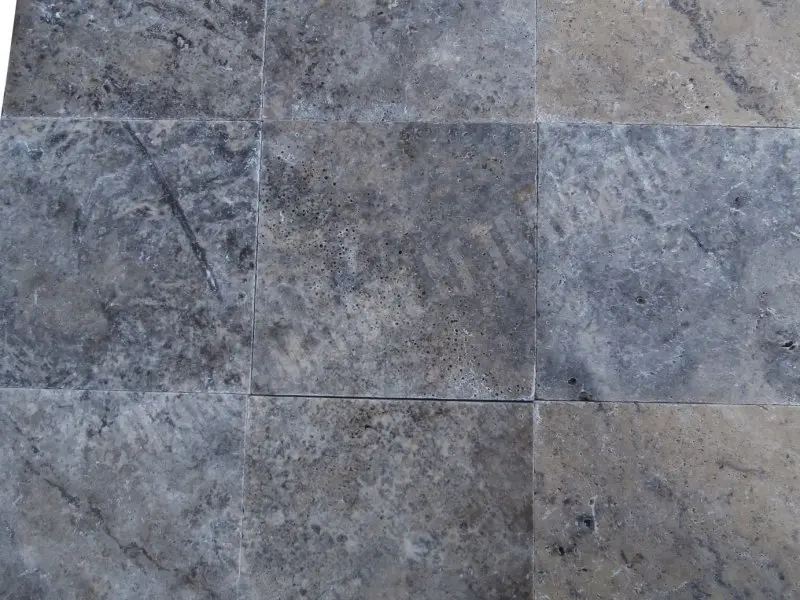 Travertin Gris Silver 30x30x1,5 cm Antique 1'er Choix 45 € HT - m²- 02.webp