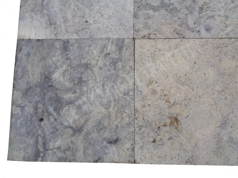 Travertin_Gris_Silver_30x30x2_cm_Antique_1er_Choix_45_C_HT_-_m_-_03.webp