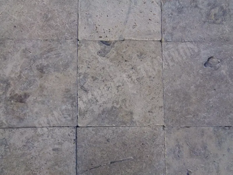 Travertin_Gris_Silver_305x305x3_cm_Rustique_Antique_42_C_HT_-_m_-_02.webp