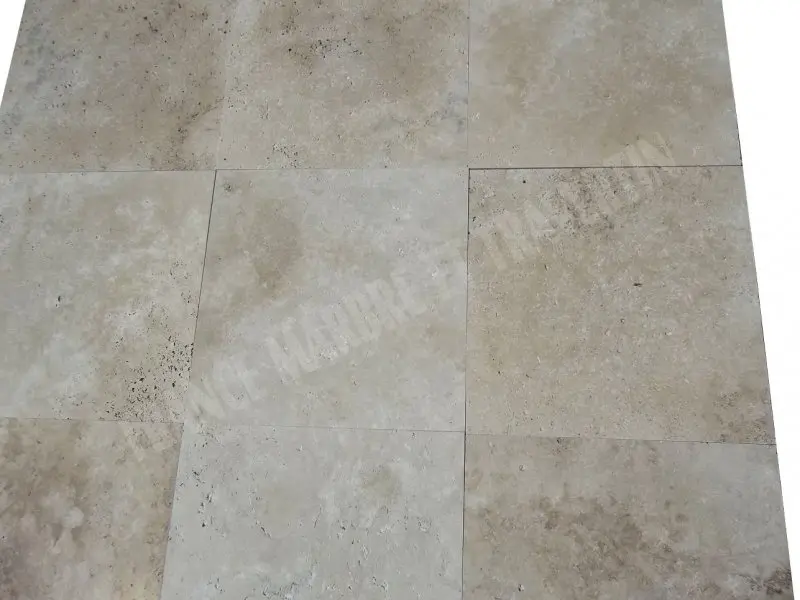 Travertin Classique Clair 40,6x40,6x1,2 cm Brossée 1'er Choix 32 € HT - m² - 04.webp