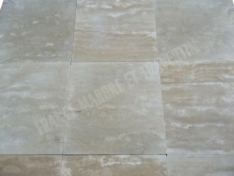 Travertin Classique Veine 40x40x2 cm Polie Rustique 35 € HT - m² - 03.webp