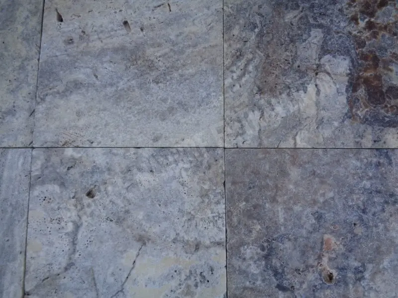 Travertin_Gris_Silver_406x406x3_cm_Antique_Rustique_44_C_HT_-_m-02.webp