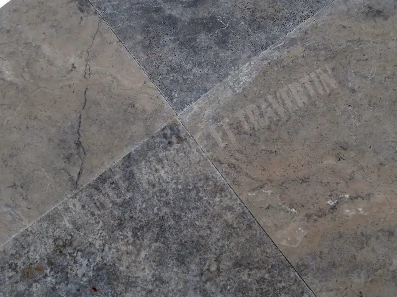 Travertin Gris Silver 61x61x1,5 cm Antique 1'er Choix 55 € HT - m²- 03.webp