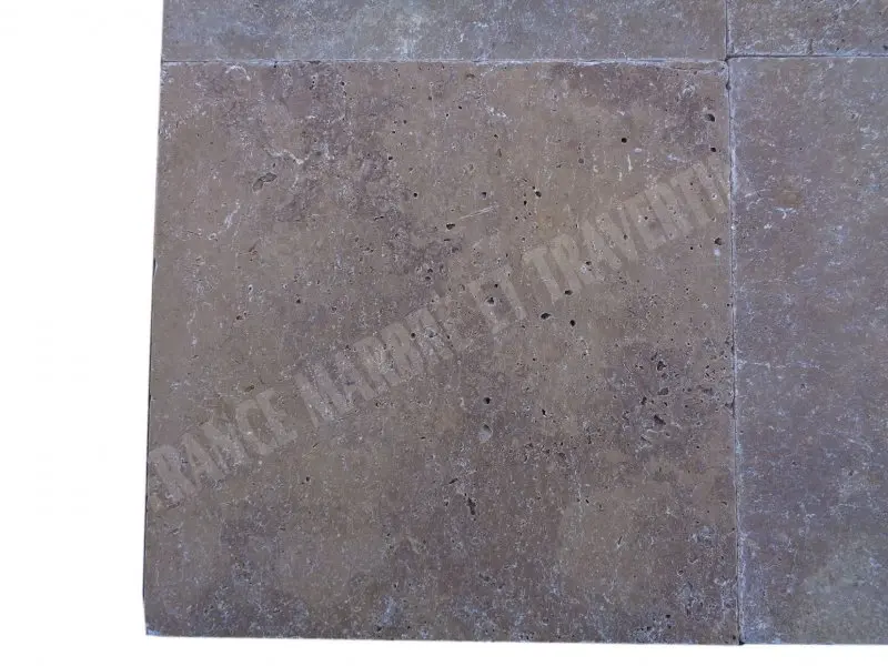 Travertin_Noce_Marron_61x61x3_cm_Antique_1er_Choix__55_C_HT_-_m_-_04_1.webp