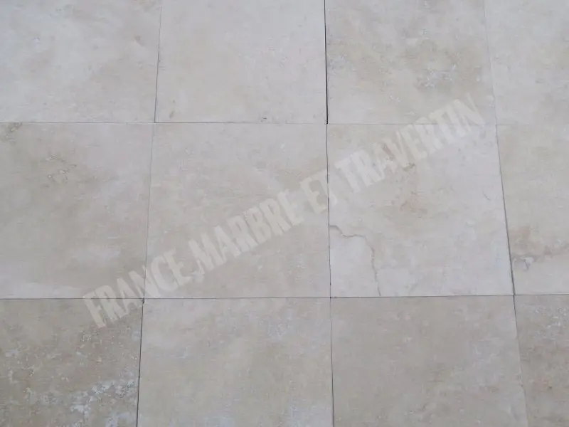 Travertin Classique Clair Adoucie 20x20x1 cm 1'er Choix 30 € HT m² - 02.webp