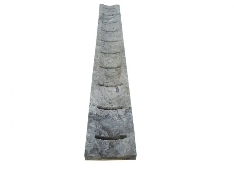 Travertin_Silver_Grille_Caniveaux_125x50x3_cm_Adouci_35_C_HT_-_Pice_-_04.webp