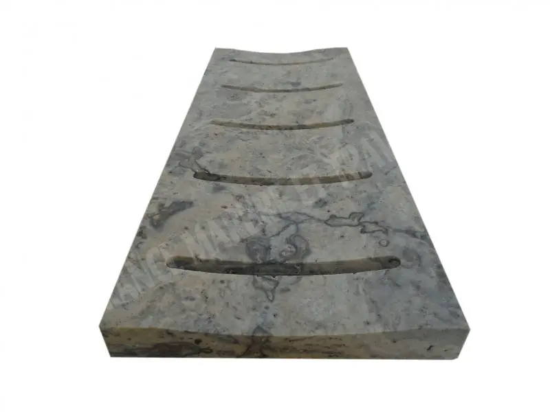 Travertin_Silver_Grille_Caniveaux_19x50x3_cm_Adouci_39_C_HT_-_Pice_-_01.webp