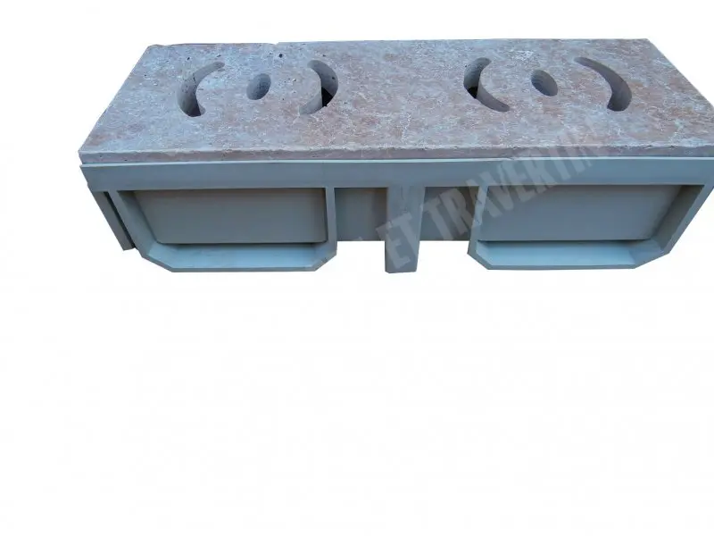 Travertin Classique Grille Rond Rainure 50x19x3 cm + P.V.C Caniveau 29 € HT - Lot - 01.webp