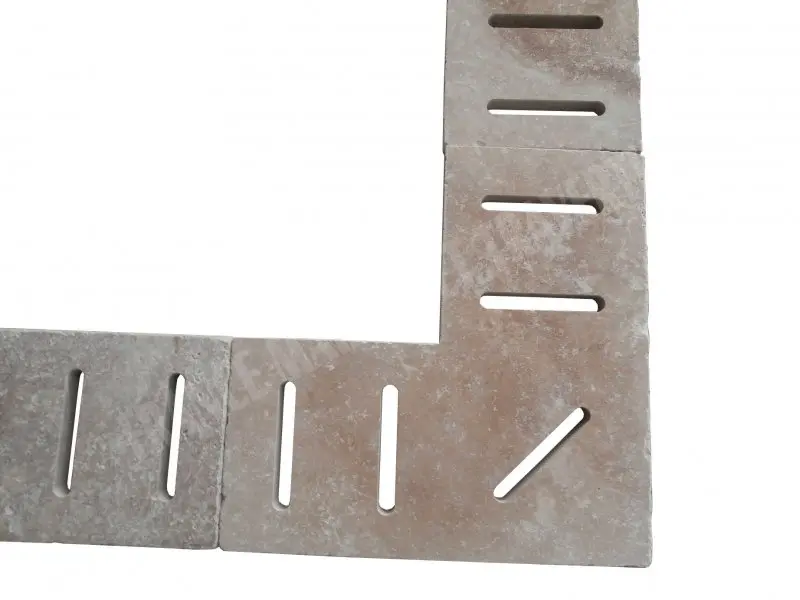 Travertin Classique Grille Angle Antique Rainure 50x50x3 cm 65 € HT - piece - 04.webp