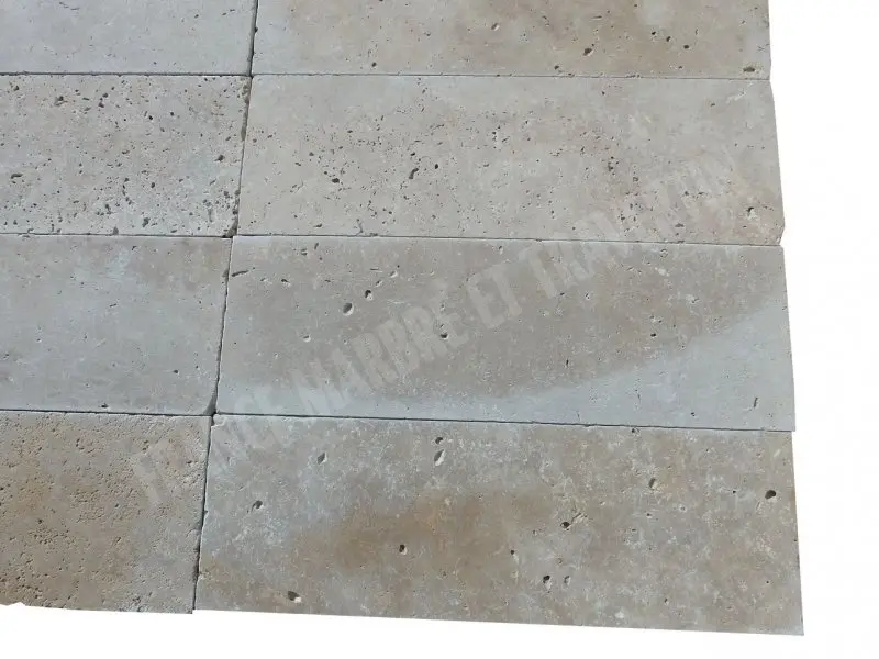Travertin Classique Clair  20,3x61x1,2 cm 1'er Choix  Antique 35 € HT - m² - 03.webp
