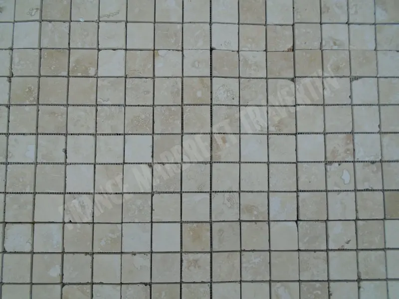Travertin_Classique_Mosaique_48x48_cm_Rustique_Poli_6_C_HT_-_Plaque_-_04.webp