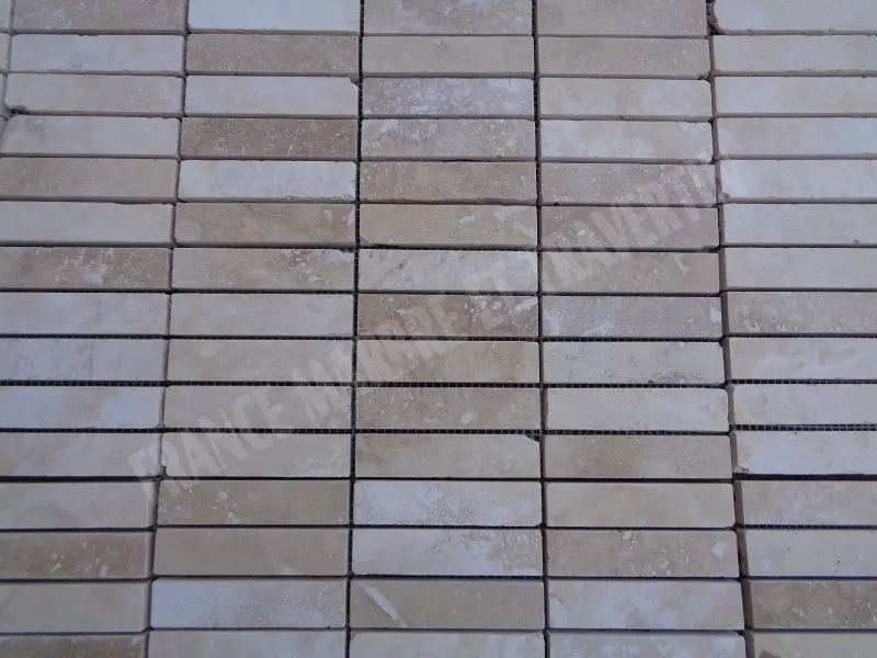 Travertin Classique Beige Mosaique 2,3x10 cm Adoucie Rustique 7 € HT - plaque - 04.webp