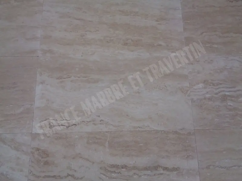 Travertin_Classique_Veine_305x61x12_cm_Adouci_1er_Choix_39_C_HT_-_m_-_04.webp