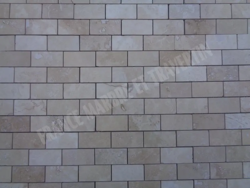 Travertin Classique Clair Mosaique 4,8x10 cm Poli 1'er Choix 9 € HT - plaque - 03.webp