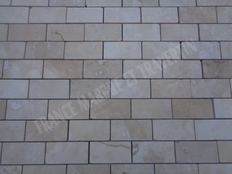 Travertin Classique Clair Mosaique 4,8x10 cm Poli 1'er Choix 9 € HT - plaque - 04.webp