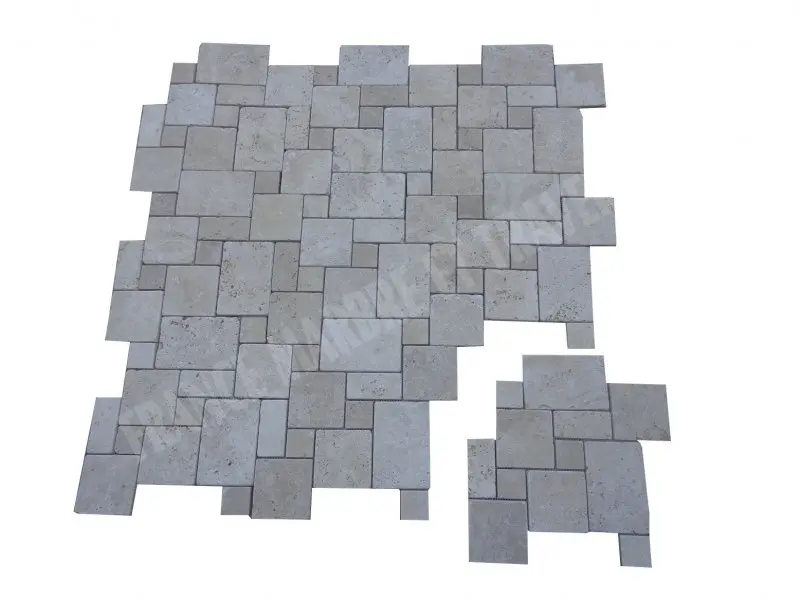 Travertin_Classique_Clair_Big_Opus_Romain_Mosaique_1er_Choix_8_C_HT_-_plaque-03.webp