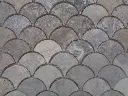 Travertin_Gris_Silver_Arabesque_Mosaique_Shell__Adouci_Rustique_12_C_HT_-_plaque_-_04.webp