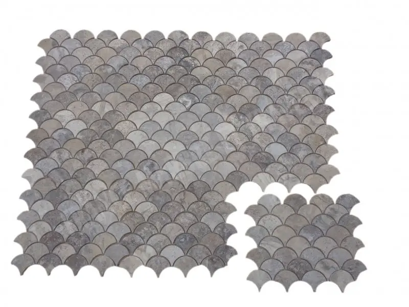 Travertin_Gris_Silver_Arabesque_Mosaique_Shell__Adouci_Rustique_12_C_HT_-_plaque_-_01.webp