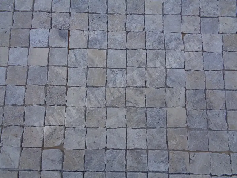 Travertin_Gris_Silver_Mosaique_48x48_cm_bord_irrgulier_1er_Choix_12_C_HT_-_pcs_-_03.webp
