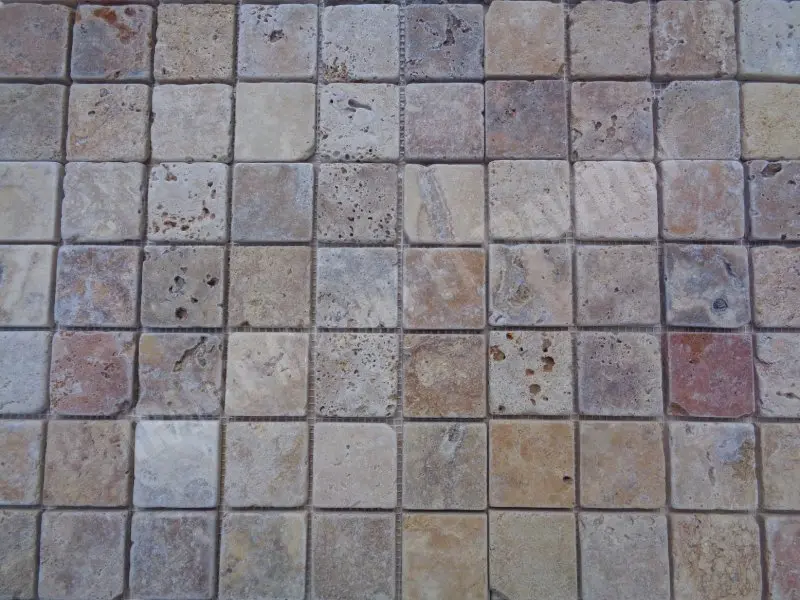 Travertin_Scabos_Mosaique___48x48_Rustique_Antique_6_C_HT_-_plaque_-_03.webp