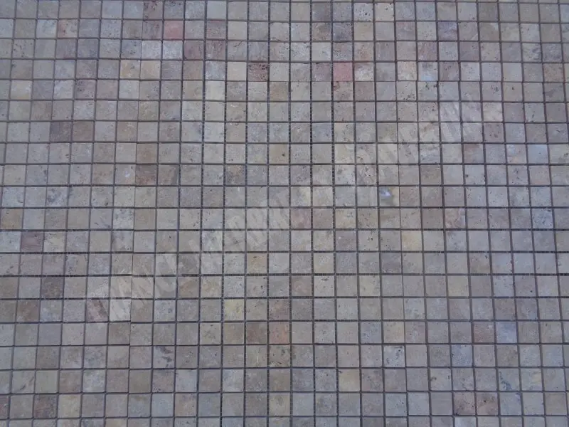 Travertin_Scabas_Mosaique_23x23_cm_Adouci_1er_Choix_8_C_HT_-_plaque_-_03.webp