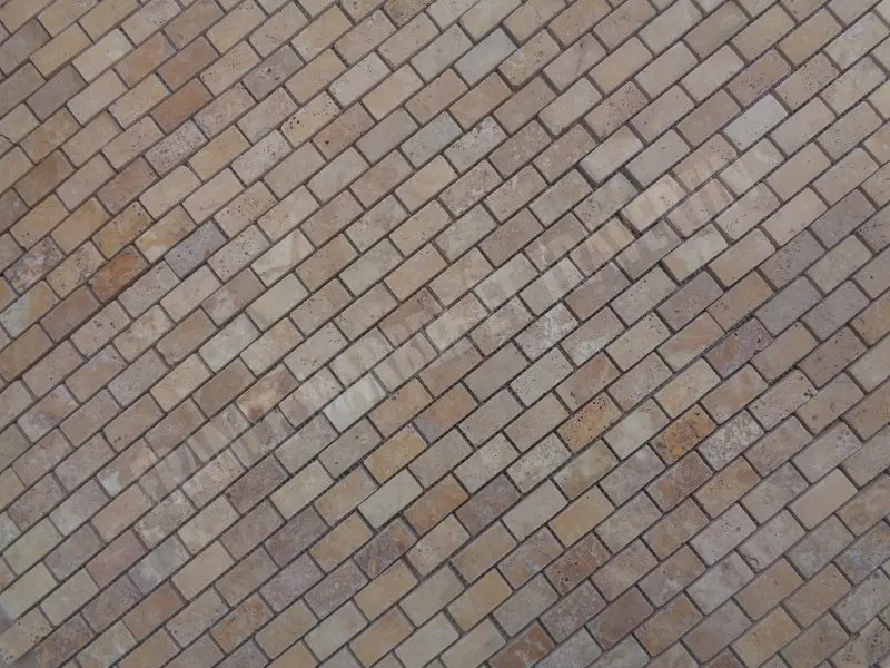 Travertin_Jaune_Or_Mosaique_23x48_cm_Antique_1er_Choix_7_C_HT_-_plaque-01.webp
