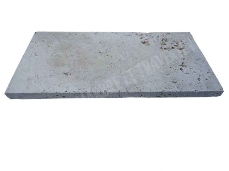 Travertin_Classique_Antique_Margelle_305x61x3_cm_Bord_Doit_7_C_HT_-_pice_-01.webp