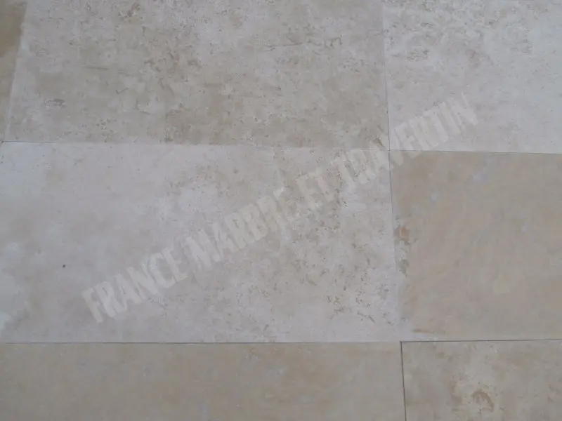 Travertin Classique Clair 30,5 x 61 x 1,2 cm Adoucie 1'er Choix 39 € HT - m² - 02.webp