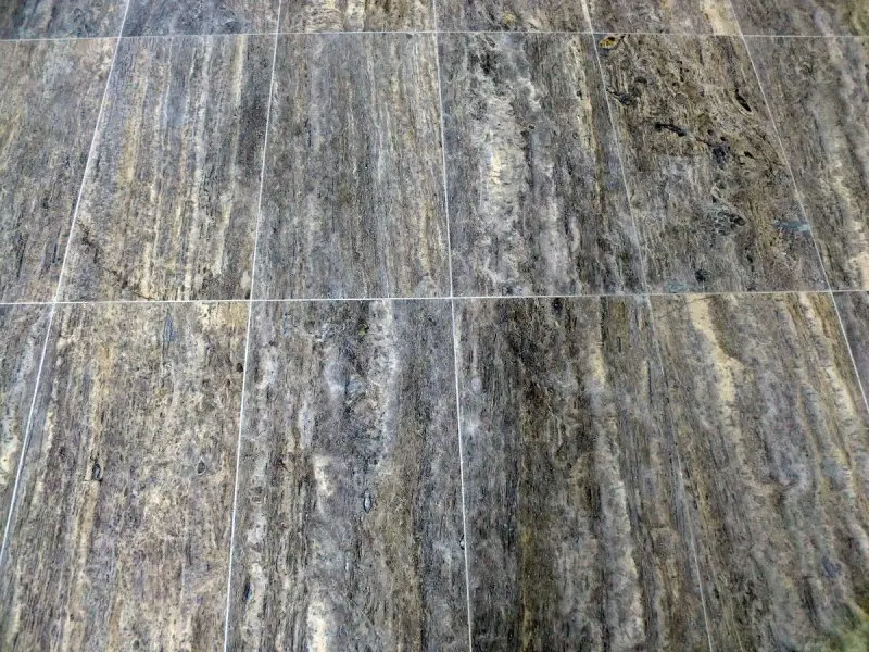 Travertin Gris Veine 30,5x61x1,2 cm Adoucie 1'er choix 45 € HT-m².webp