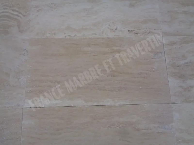 Travertin_Classique_Veine_305x61x12_cm_Poli_1er_Choix_42_C_HT_-_m_-_04.webp