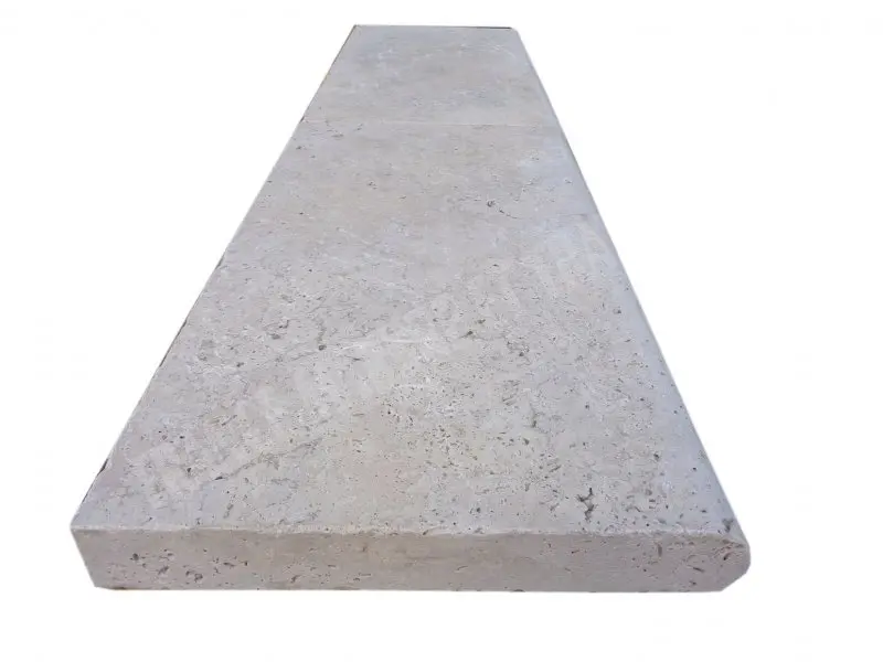 Travertin_Classique_Clair_Margelle_33x61x5_cm_Arrondi_1er_Choix_27_C_HT_-_pice_-_03.webp