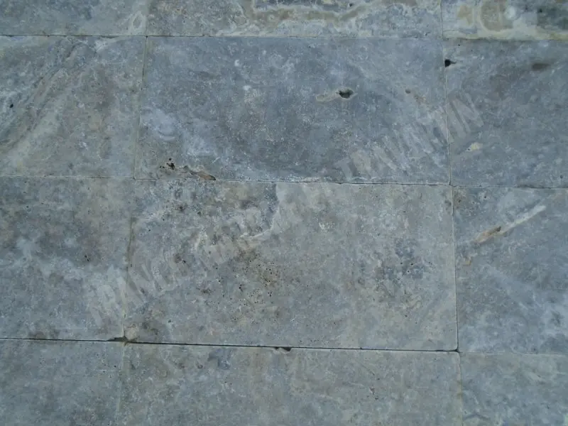 Travertin_Gris_Silver_305x61x12_cm_Antique_Rustique_32_C_HT_-_m_-_04.webp
