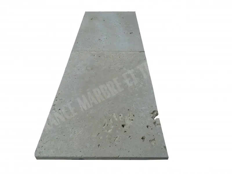 Travertin_Classique_406x61x2_cm_Margelle_Bord_Droit_Rustique_10_C_HT_-_Pice_-_03.webp