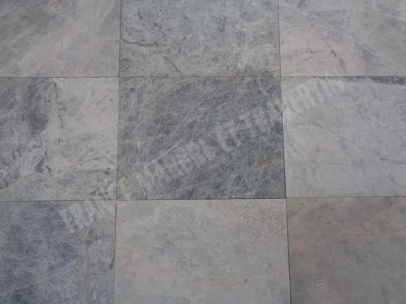 Marbre_Sirius_Gris_30x40x2_cm_Rustique_Poli_25_C_HT_-_m_-_02.webp