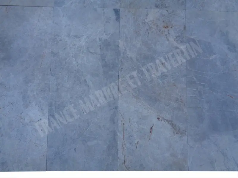 Marbre_Sirius_Gris_25x60x2_cm_Rustique_Poli_25_C_HT_-_m_-_03.webp
