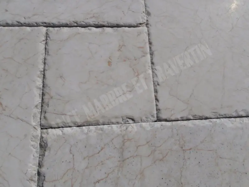 Marbre Beige Marfil Opus Romain Brossée 1'er Choix 30 € HT - m² - 04.webp