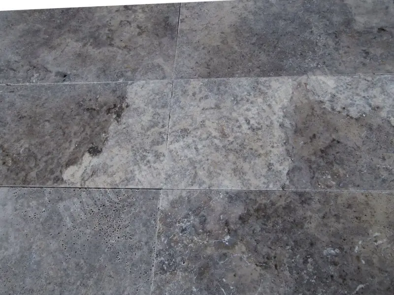 Travertin Gris Silver 30x60x1,5 cm Antique 1'er Choix 48 € HT - m²- 03.webp