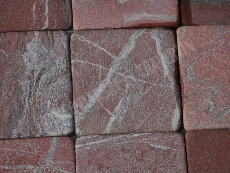 Marbre Bordeaux 10x10x1 cm Antique Rustique 24 € HT - m² - 04.webp