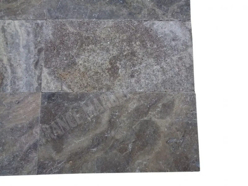 Travertin_Gris_Silver_305x61x3_cm_Antique_1er_Choix_49_C_HT_-_m_-_02_1.webp