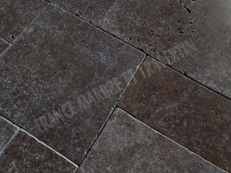 Travertin Noce Marron Opus Romain 2 cm Antique 1'er Choix 45 € HT - m² - 04.webp