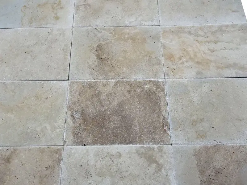 Travertin Classique Clair  40,6x61x1,2 cm Brossée 1'er Choix 33 € HT - m².webp