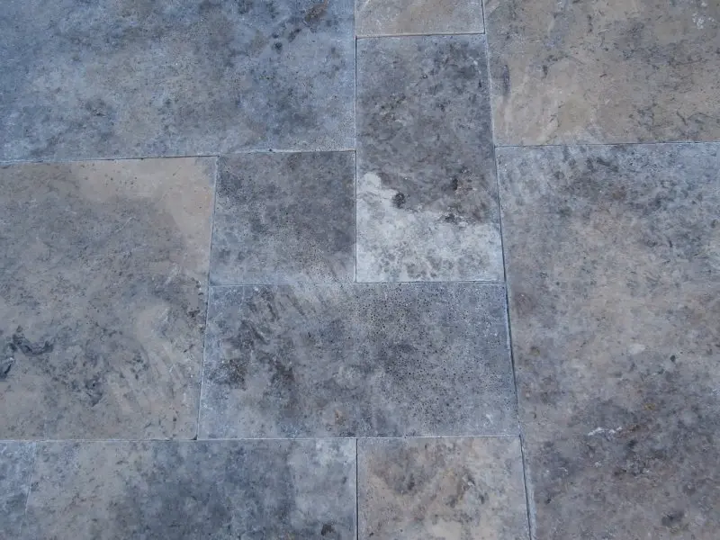 Travertin Gris Big Opus Romain Antique 2 cm 1'er choix 60 € HT - m² - 02.webp